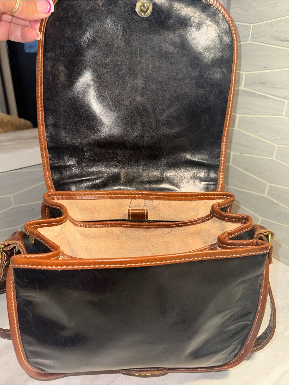 Vintage Brahmin Buttery Soft Black and Brown Leather Crossbody Bag GUC - Picture 5 of 12